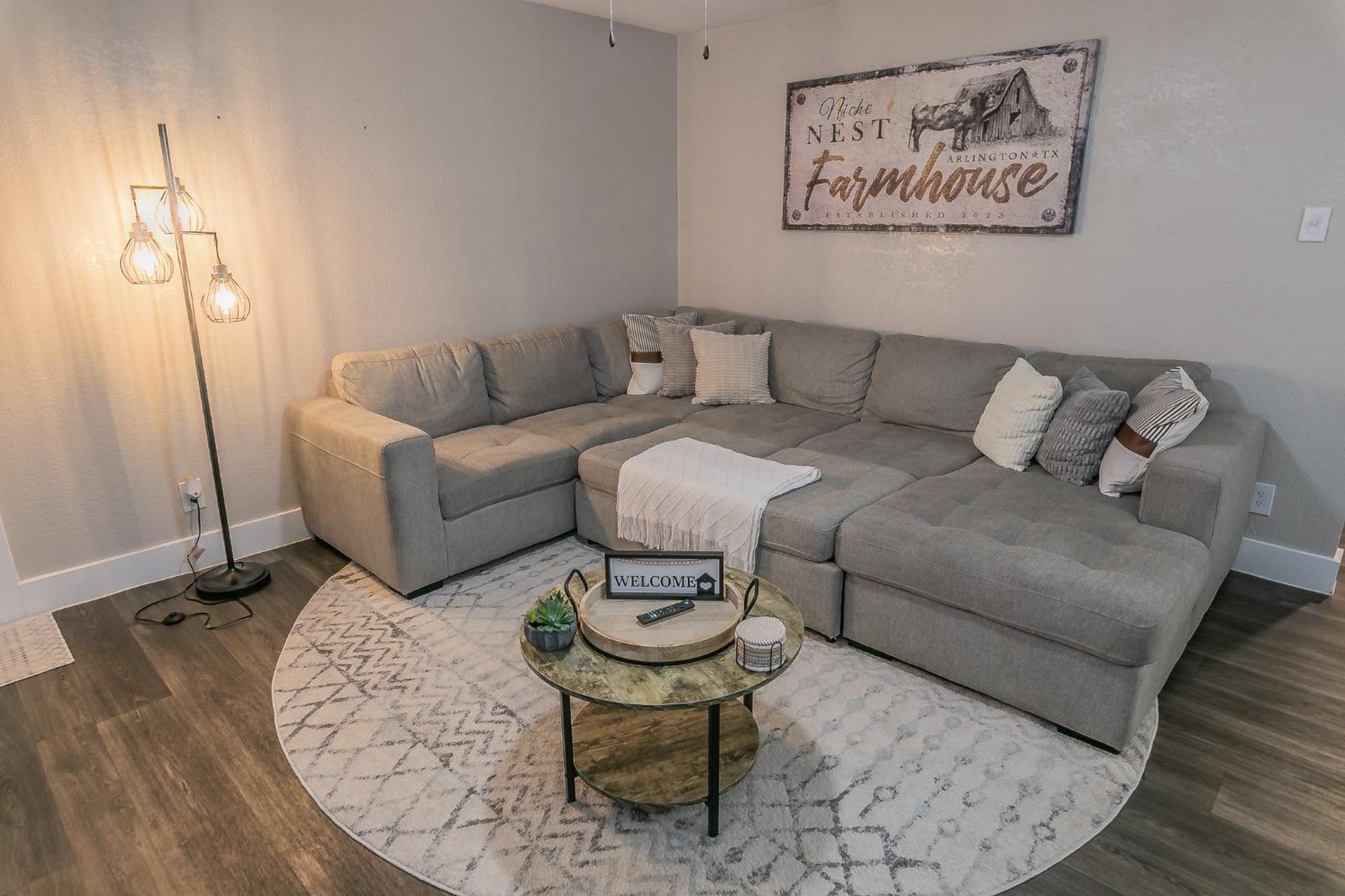 Cozy 2Br Farmhouse Apt - Sleeps 8 - Free Parking! Arlington Eksteriør bilde