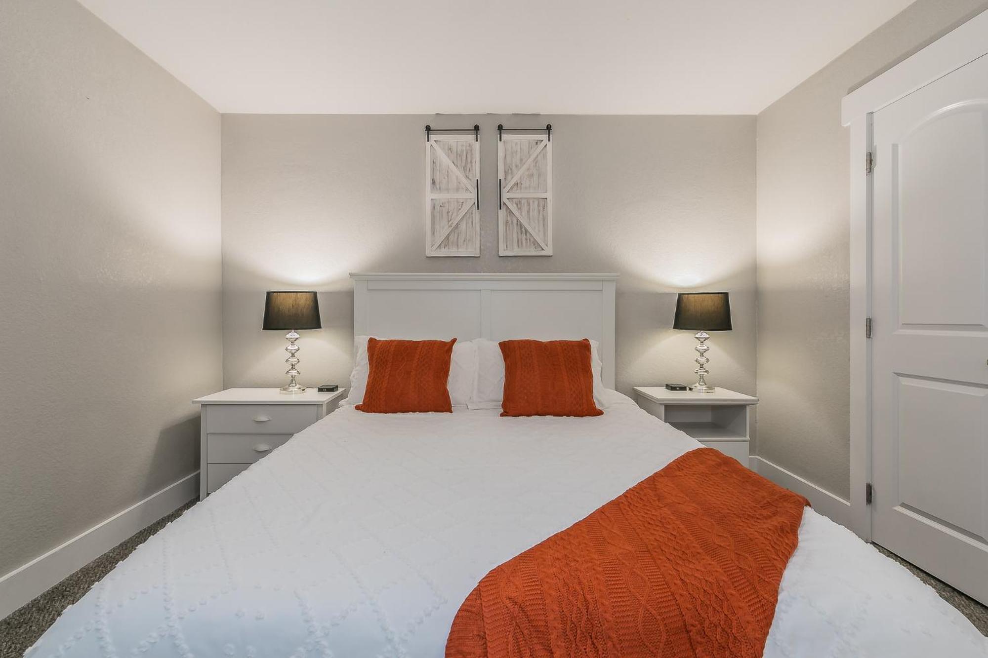 Cozy 2Br Farmhouse Apt - Sleeps 8 - Free Parking! Arlington Eksteriør bilde